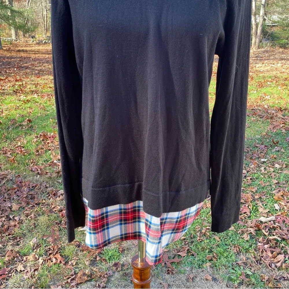 J. CREW TOP BLACK LONG SLEEVE TEE WHITE PLAID COLLAR HEM KEYHOLE BACK SIZE M